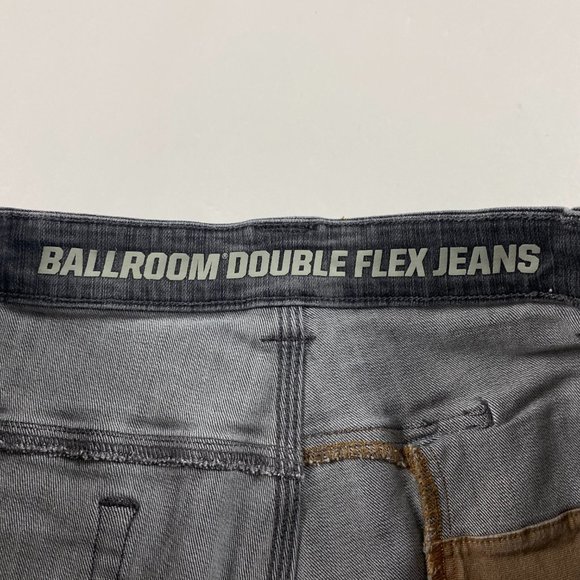 Duluth Trading Co. Double Flex Ballroom Relaxed Jeans Men's 42 x 32 Gray Stretch - Picture 6 of 12